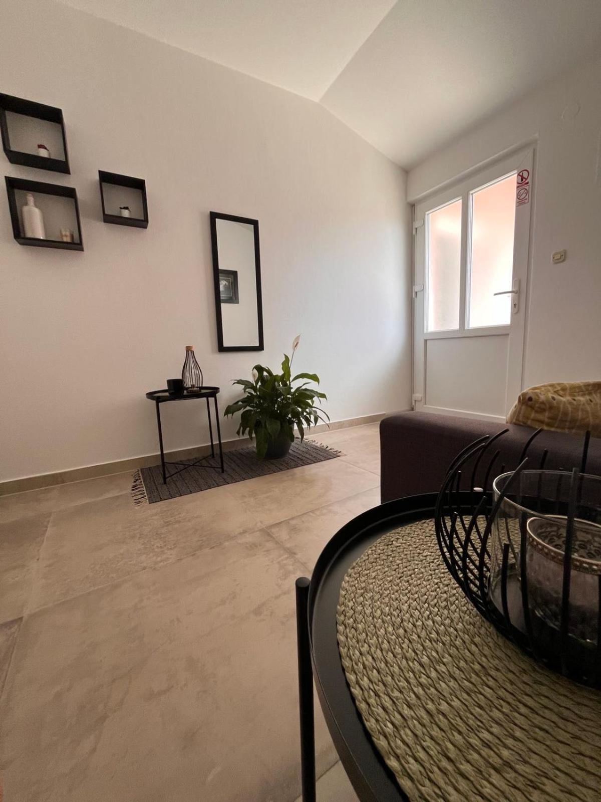 Apartments Mirijana Pula Exterior photo
