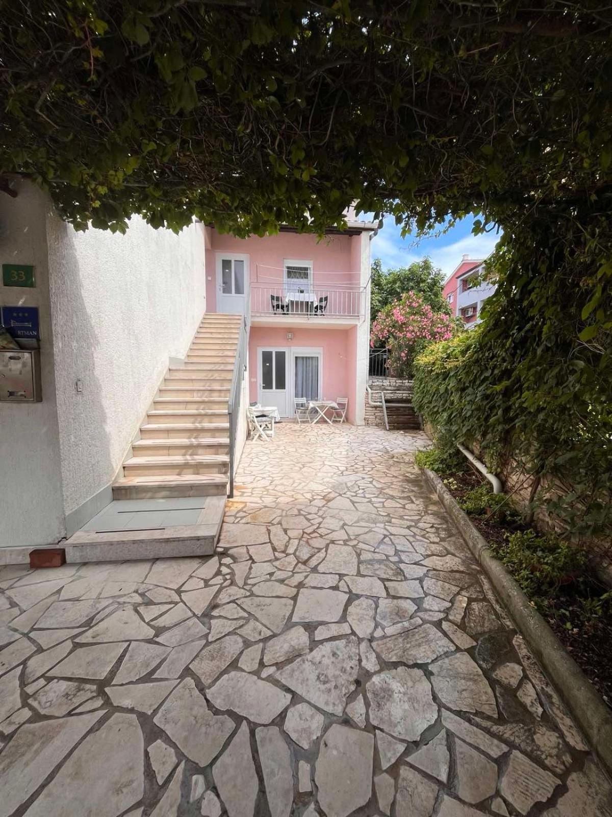 Apartments Mirijana Pula Exterior photo